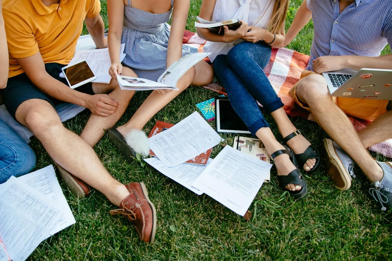 Extracurricular Activities for University Applications Feature Image